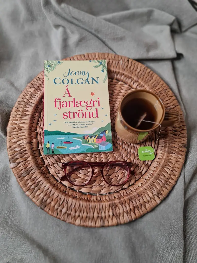 Á fjarlægri strönd