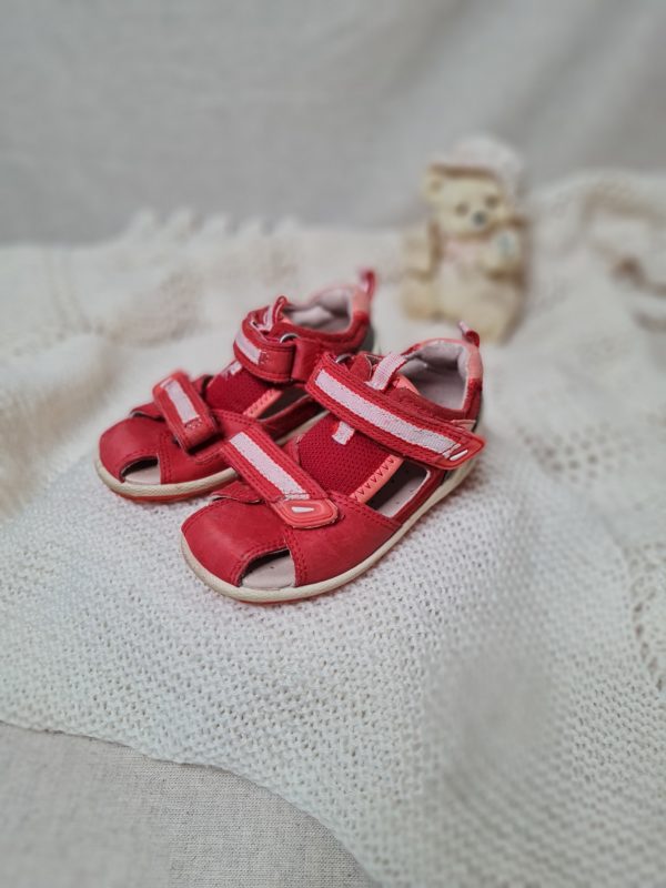 Sandalar