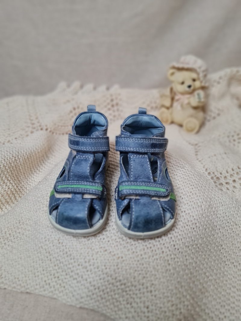 Sandalar