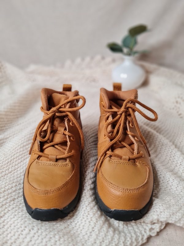 Boots - Image 3